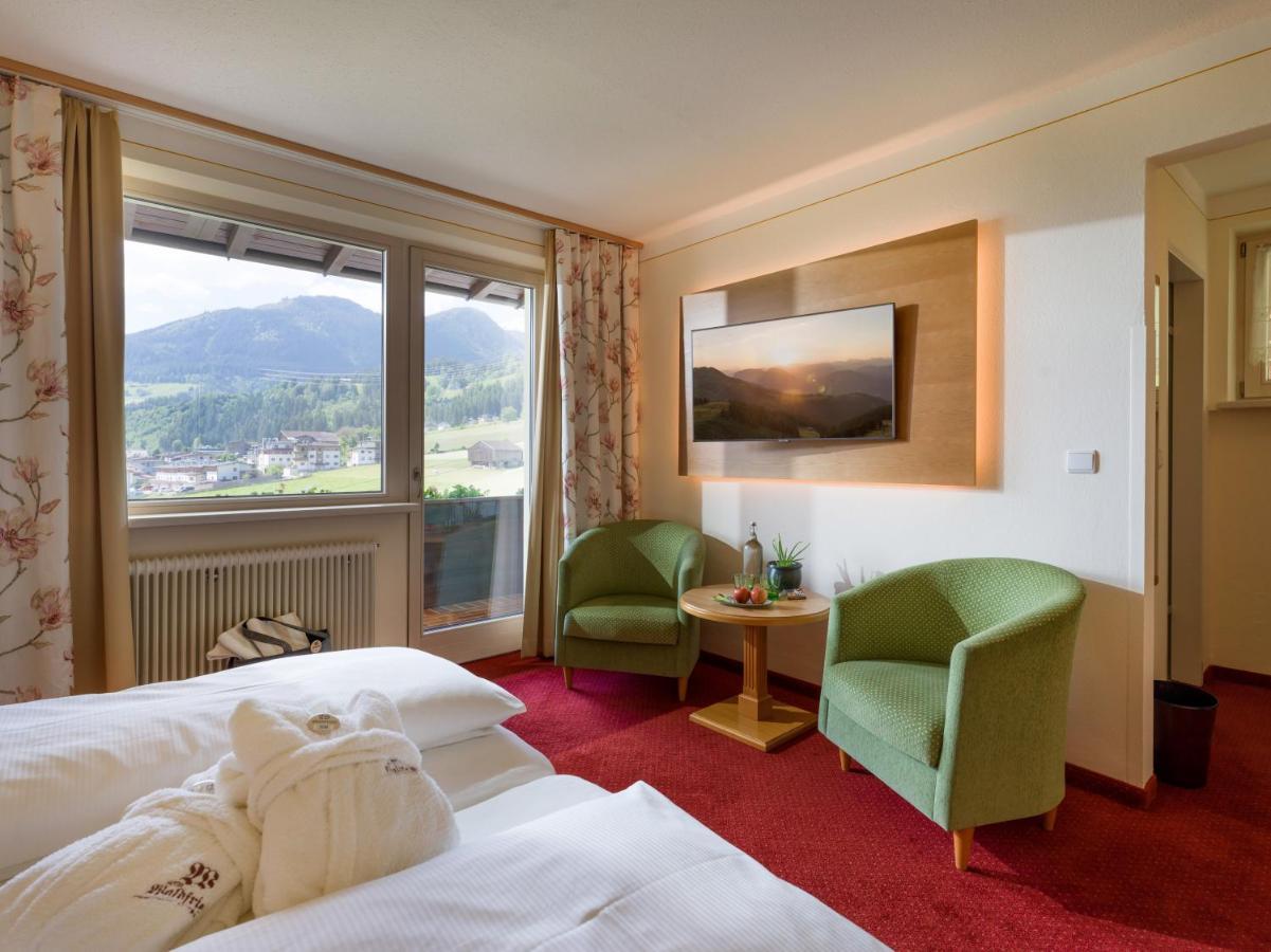 Hotel Waldfriede - Der Logenplatz Im Zillertal Fügen Exteriör bild