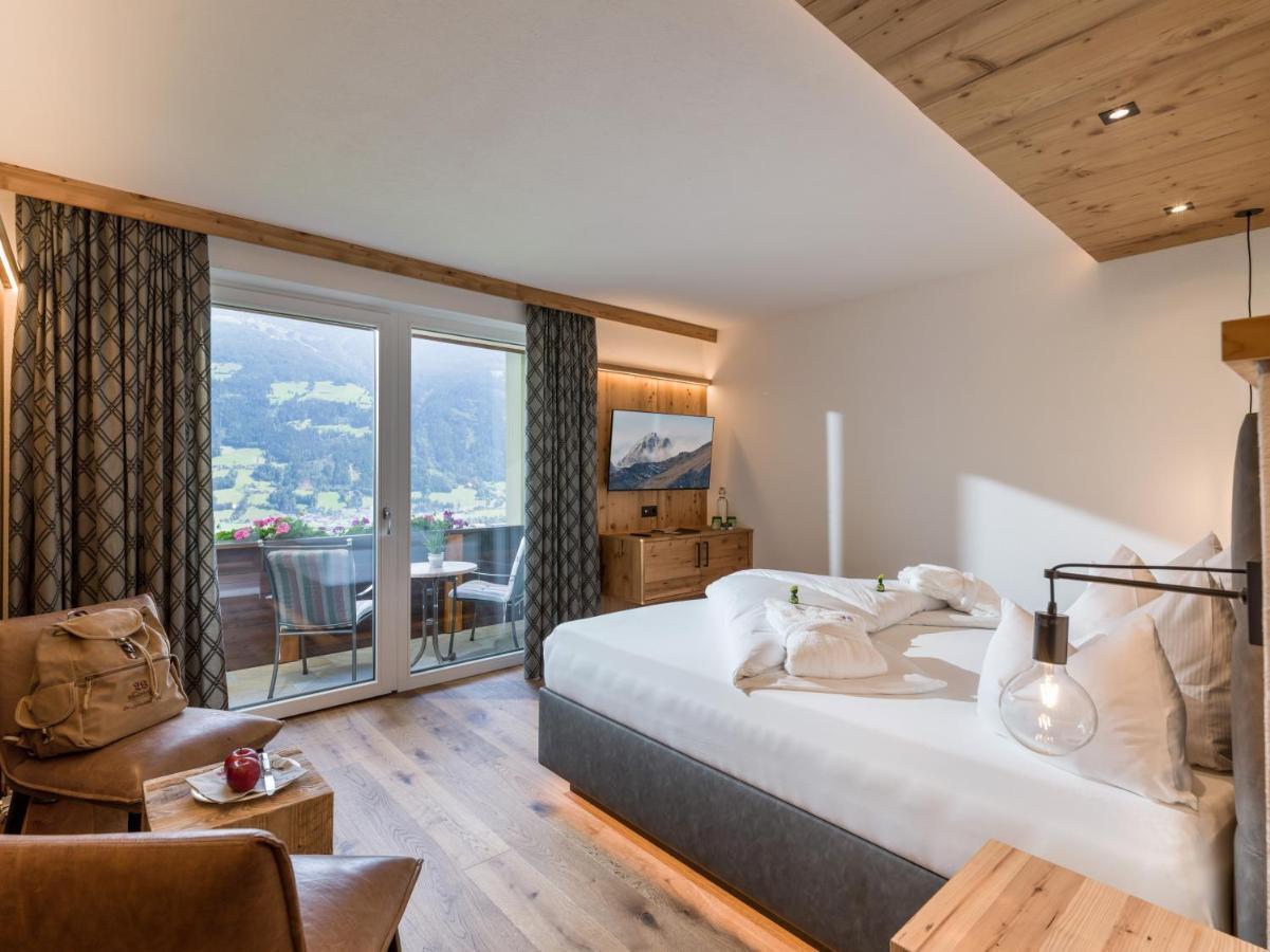 Hotel Waldfriede - Der Logenplatz Im Zillertal Fügen Exteriör bild