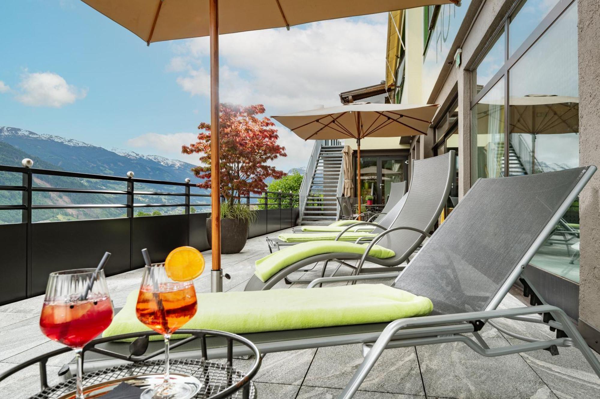 Hotel Waldfriede - Der Logenplatz Im Zillertal Fügen Exteriör bild