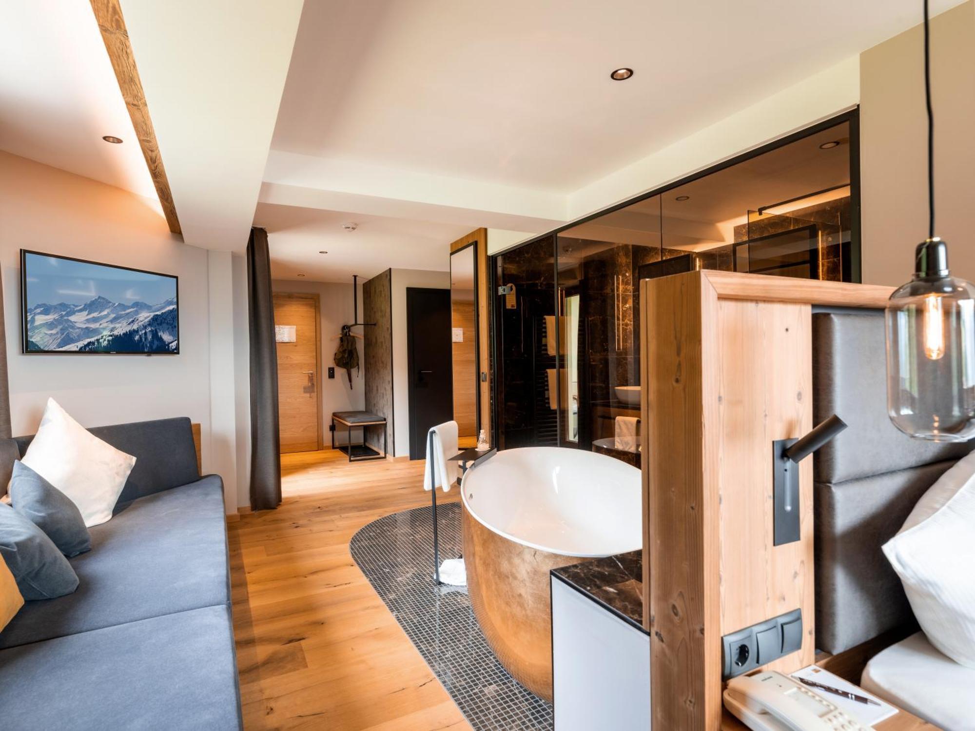 Hotel Waldfriede - Der Logenplatz Im Zillertal Fügen Exteriör bild