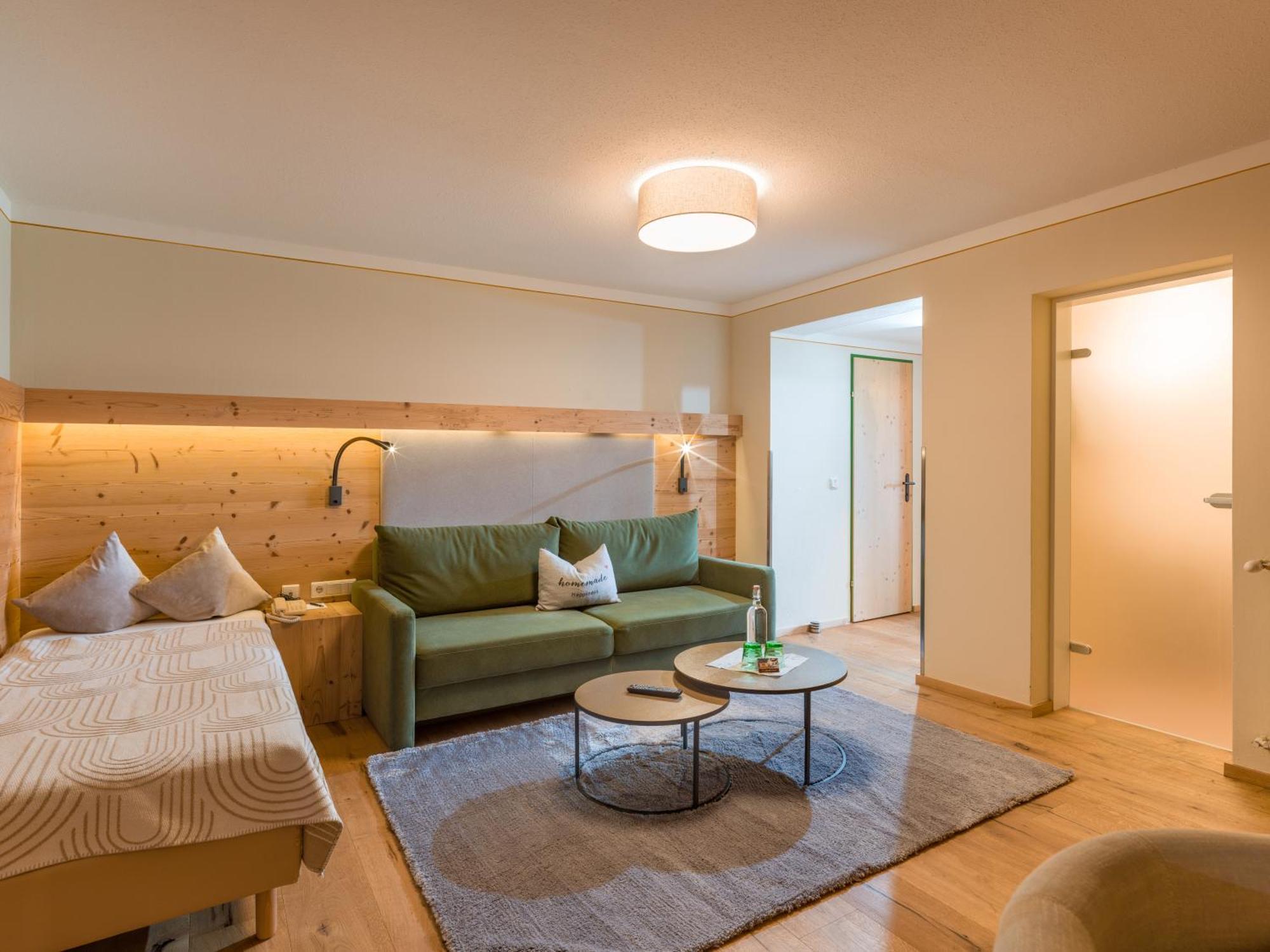 Hotel Waldfriede - Der Logenplatz Im Zillertal Fügen Exteriör bild
