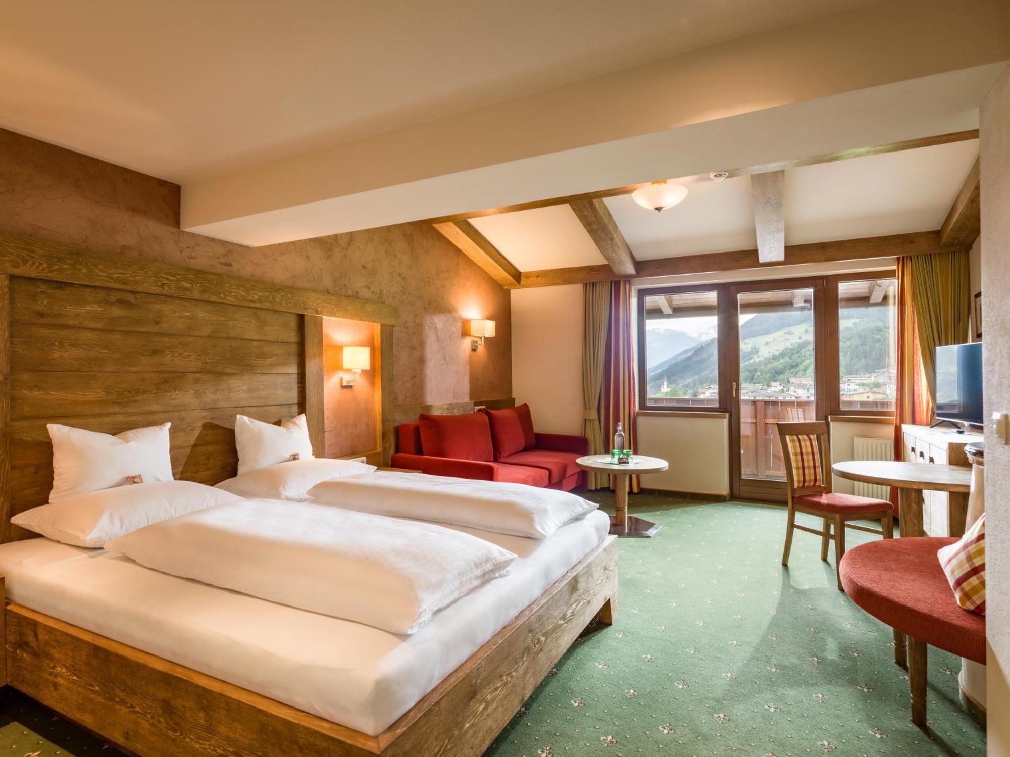 Hotel Waldfriede - Der Logenplatz Im Zillertal Fügen Exteriör bild