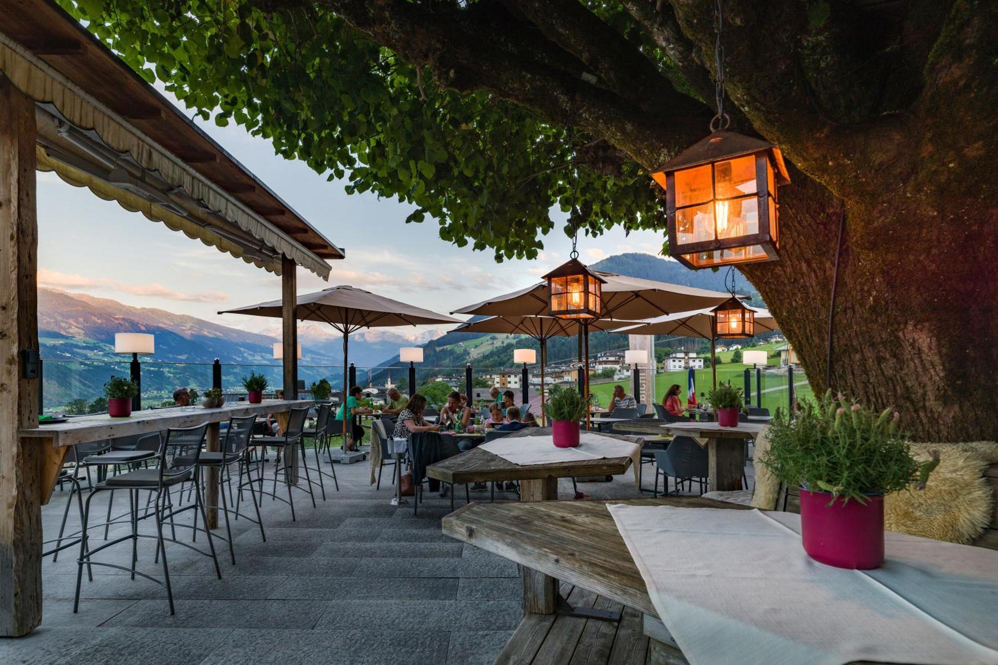 Hotel Waldfriede - Der Logenplatz Im Zillertal Fügen Exteriör bild