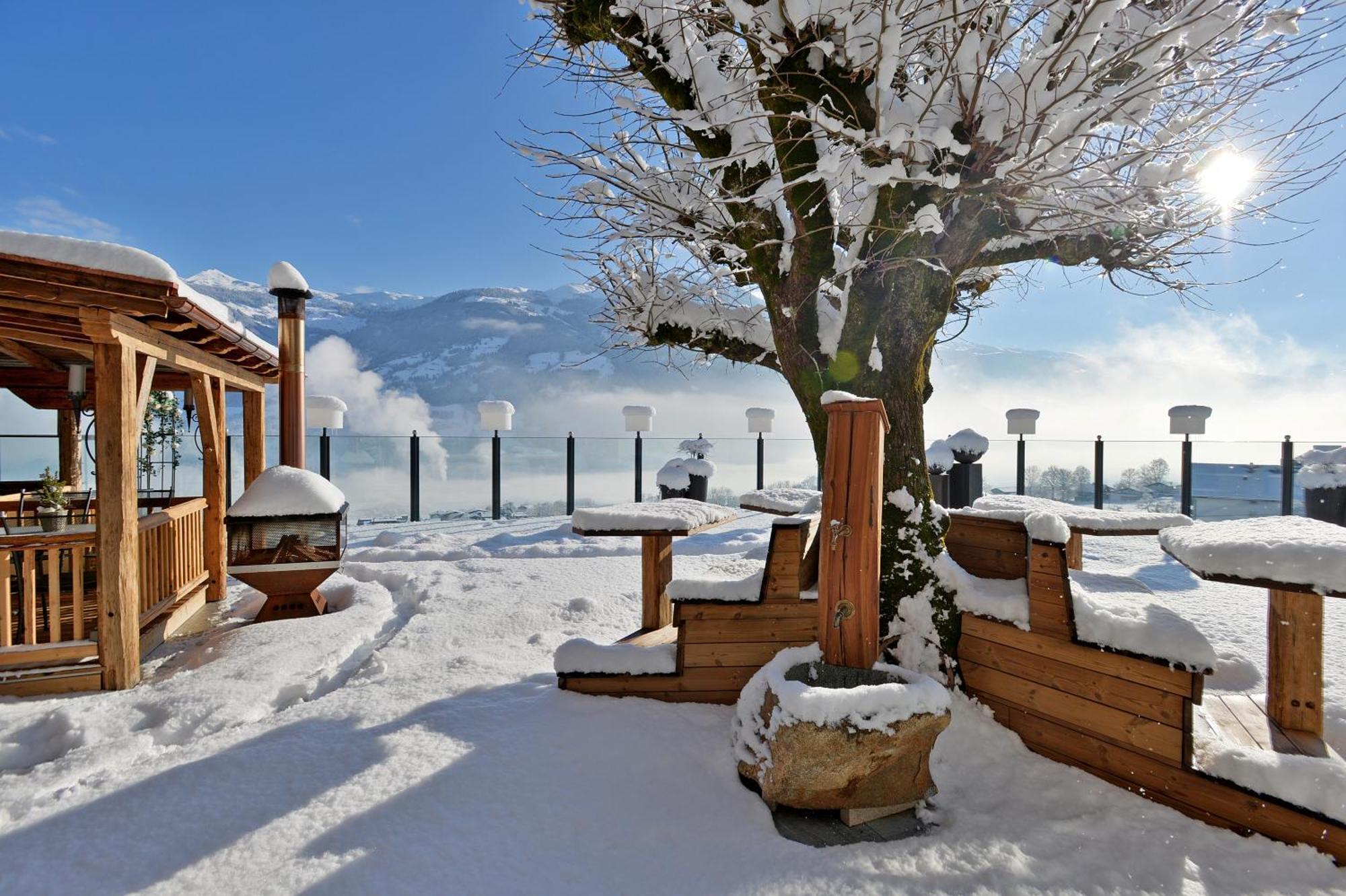 Hotel Waldfriede - Der Logenplatz Im Zillertal Fügen Exteriör bild