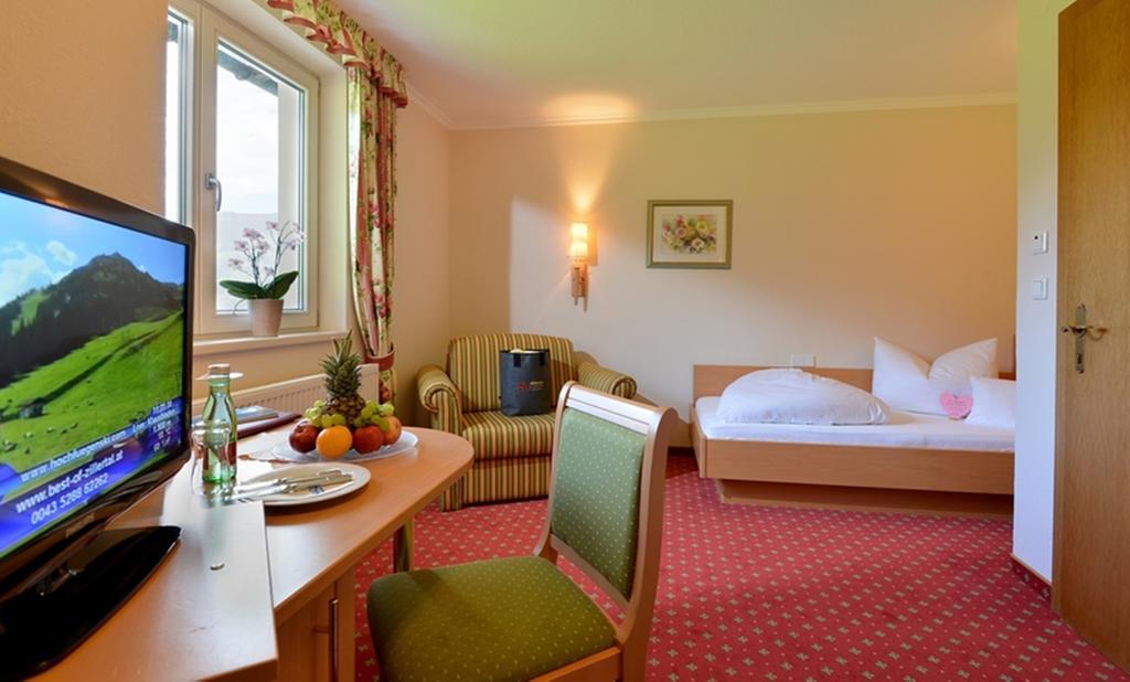 Hotel Waldfriede - Der Logenplatz Im Zillertal Fügen Exteriör bild